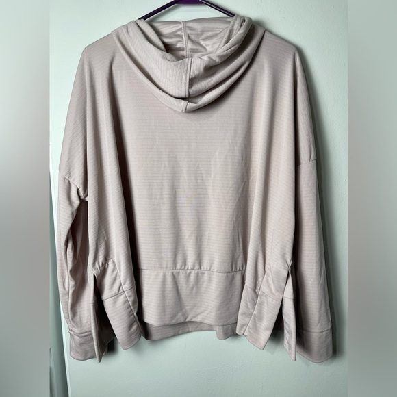 Blush Pink Mondetta Performance + Luxury Long Sleeve Hooded Shirt - Picture 4 of 6